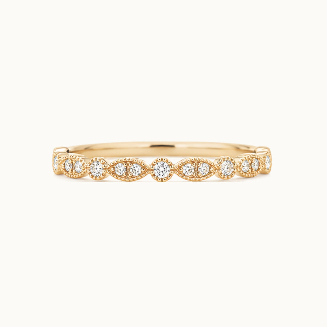 Violet Ring in recycled 18K yellow gold, a vintage milgrain band with lab-grown diamonds