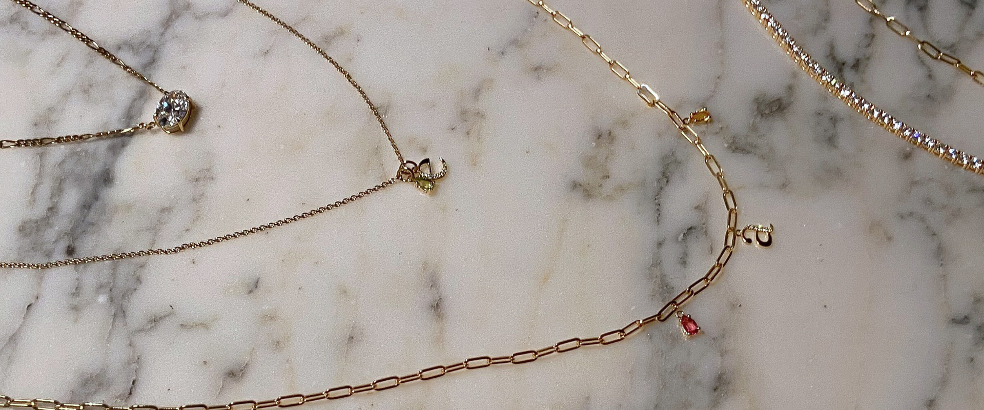 junafae-juna-fae-gold-layered-necklaces-dainty-chain-jewelry-labgrown-diamond-carat-tennisbracelet-figaro-chain-paperclip-chain-mobile