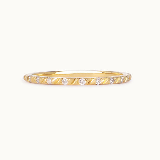 Daisy diamond band ring in 18K recycled yellow gold with lab-grown diamonds