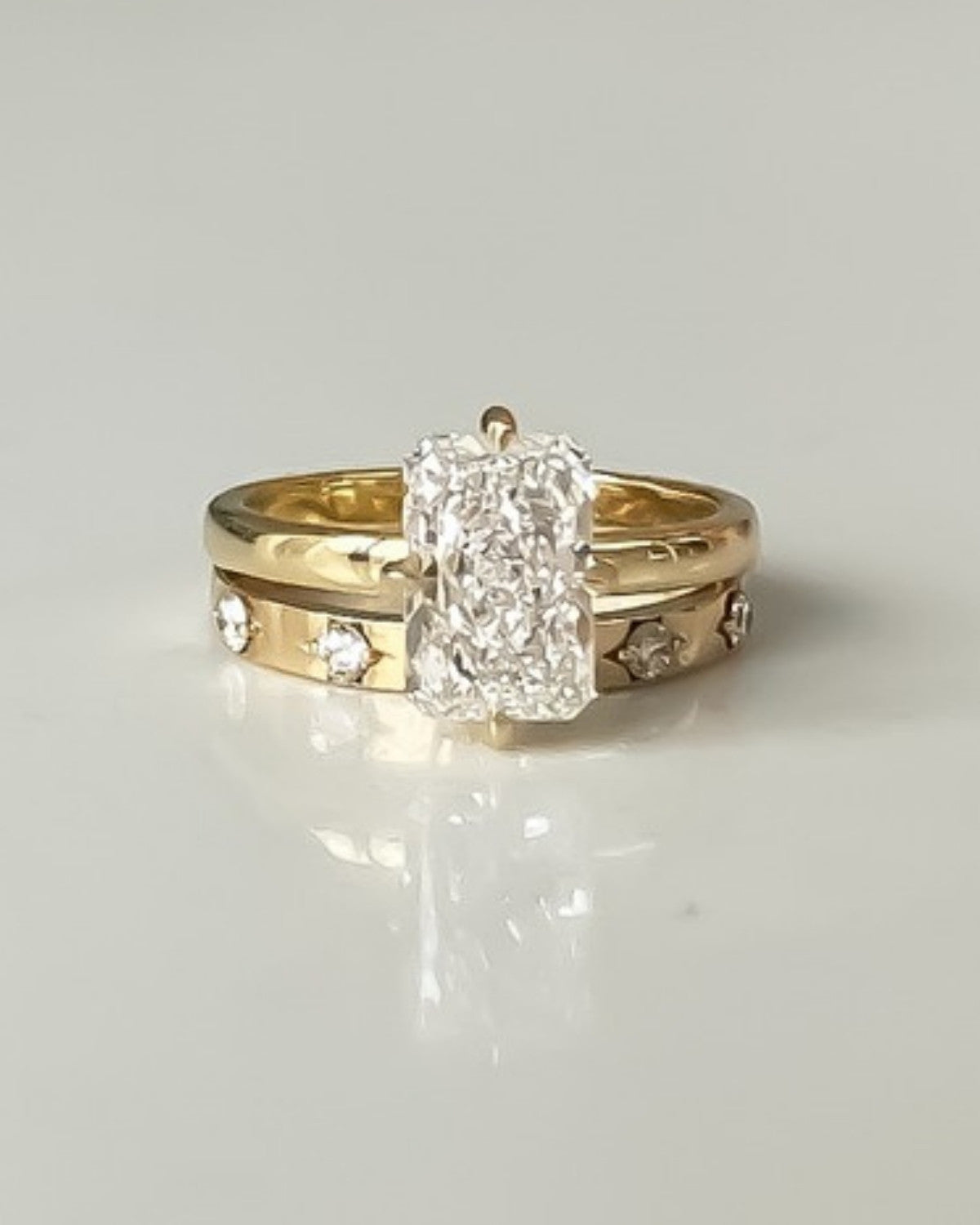 Stella Ring worn on the hand