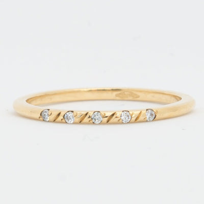 Delicate Daisy Ring product shot Juna Fae sustainable conscious jewelry 18k recycled gold lab grown diamonds